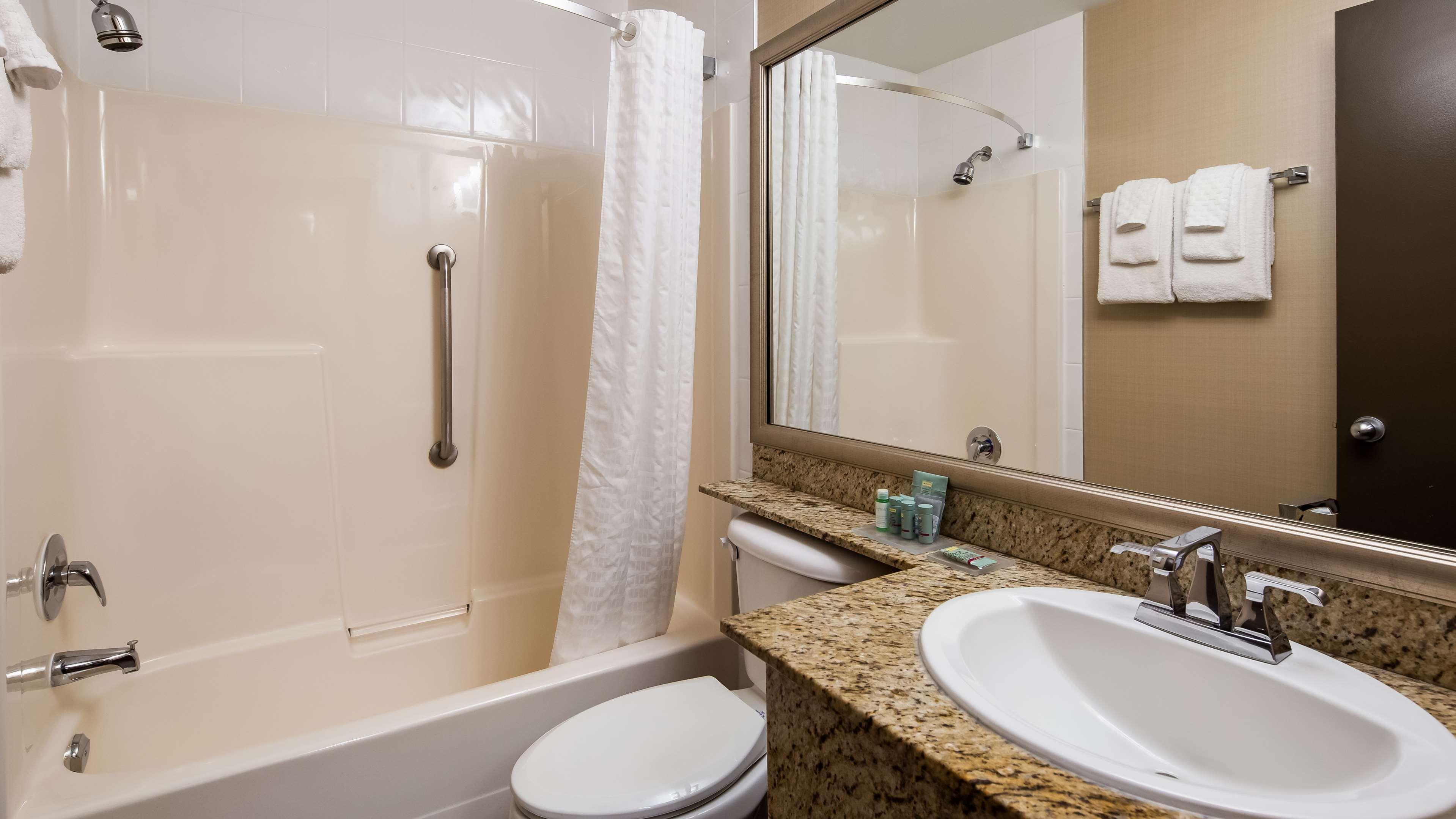 Best Western King George Inn&Suites Surrey Exterior foto