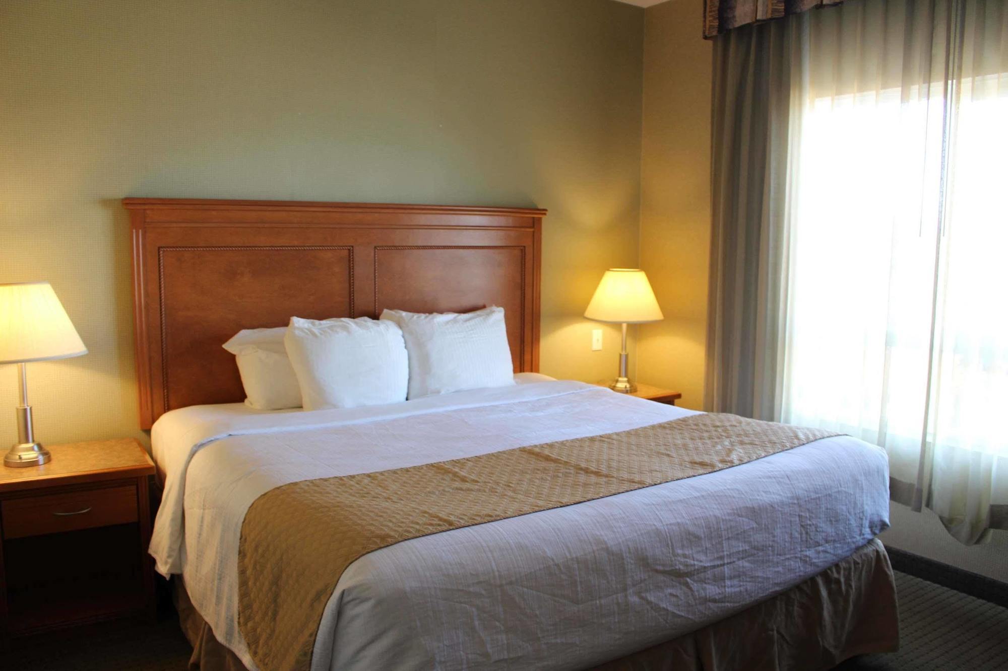 Best Western King George Inn&Suites Surrey Exterior foto